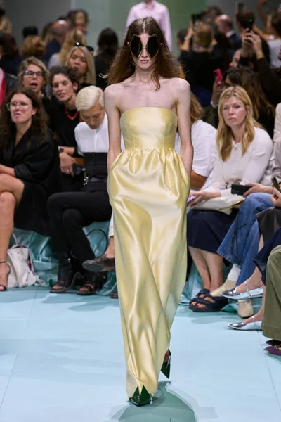 Look 5